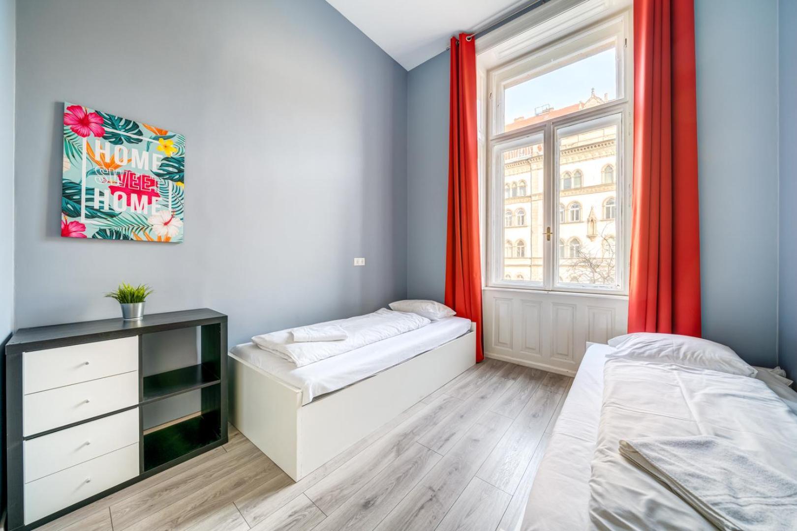 Downtown Delight - Erzsebet Blvd - 13 Ppl Apartamento Budapeste Exterior foto
