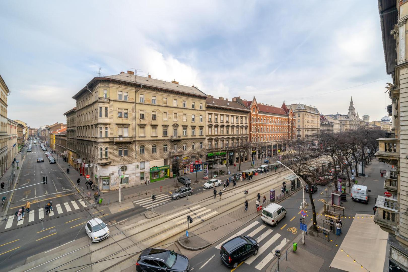 Downtown Delight - Erzsebet Blvd - 13 Ppl Apartamento Budapeste Exterior foto