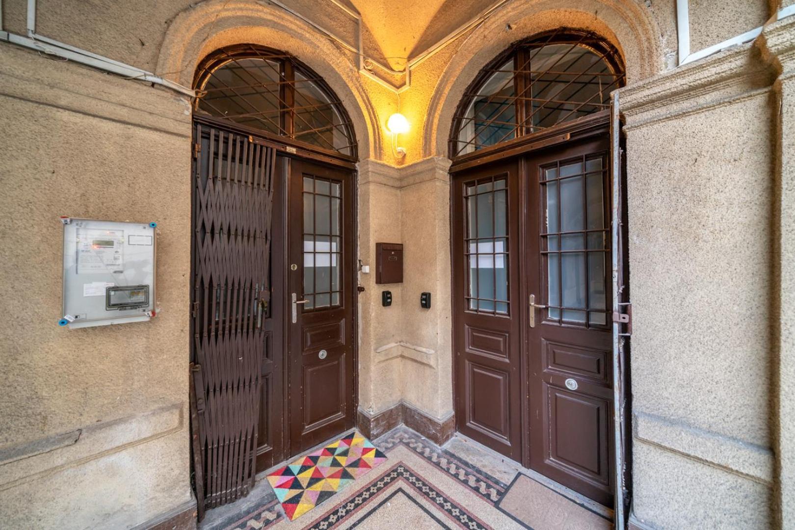 Downtown Delight - Erzsebet Blvd - 13 Ppl Apartamento Budapeste Exterior foto