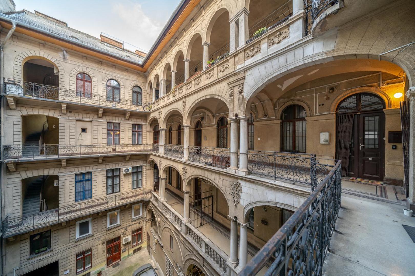 Downtown Delight - Erzsebet Blvd - 13 Ppl Apartamento Budapeste Exterior foto